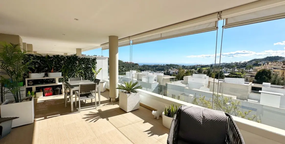 Sale of middle floor apartment in Los Arqueros 2