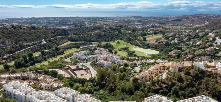 Sale of middle floor apartment in Los Arqueros 4