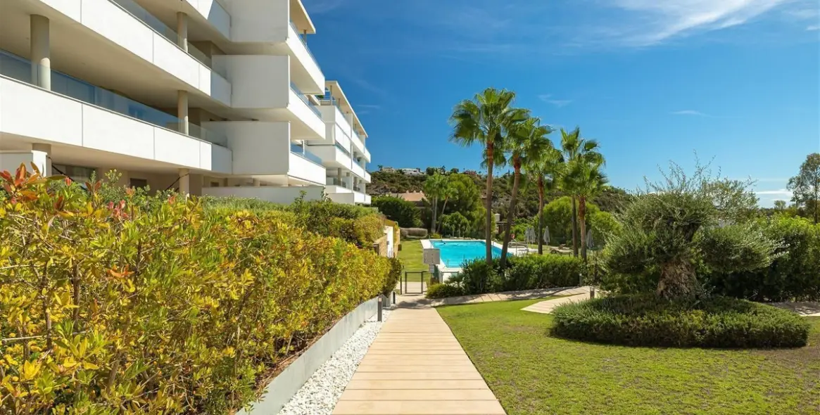 Sale of middle floor apartment in Los Arqueros 7