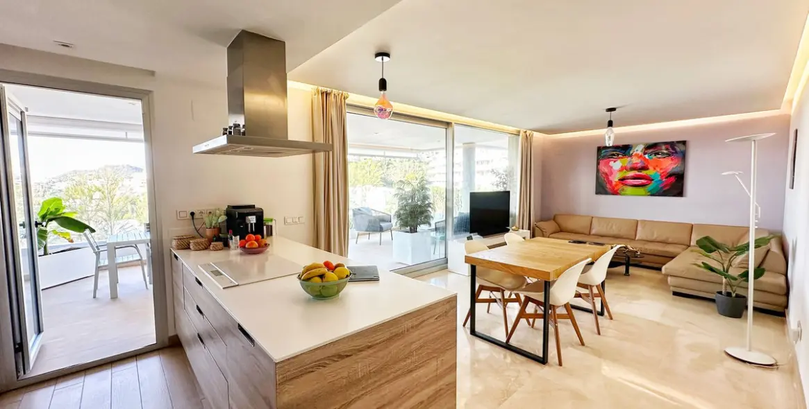 Sale of middle floor apartment in Los Arqueros 11