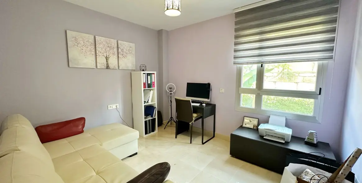 Sale of middle floor apartment in Los Arqueros 15