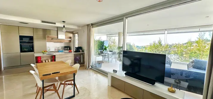 Sale of middle floor apartment in Los Arqueros 3