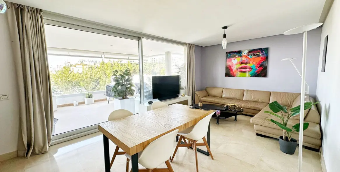 Sale of middle floor apartment in Los Arqueros 9