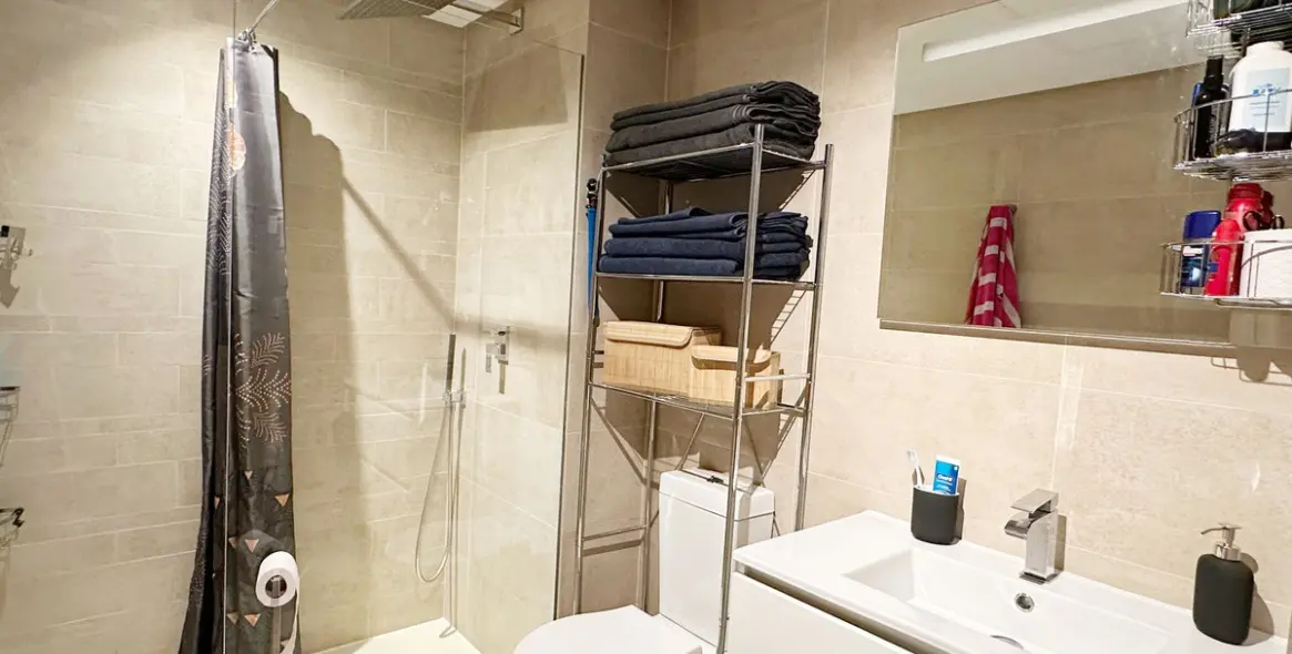 Sale of middle floor apartment in Los Arqueros 17