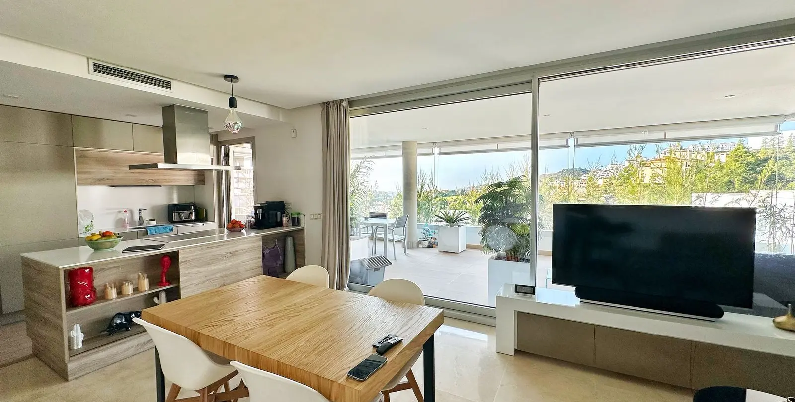 Sale of middle floor apartment in Los Arqueros 8