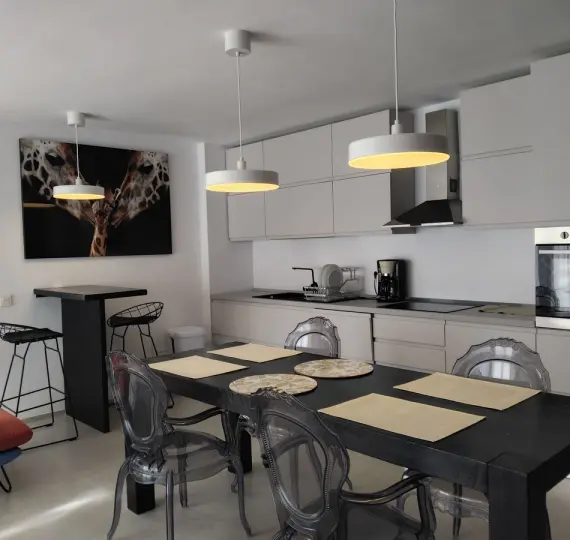 Sale of middle floor apartment in Puerto Banús