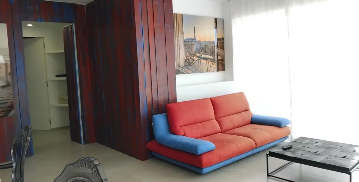 Sale of middle floor apartment in Puerto Banús 2