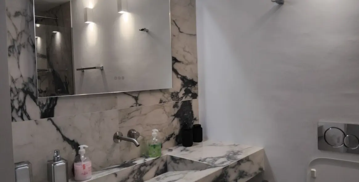 Sale of middle floor apartment in Puerto Banús 8