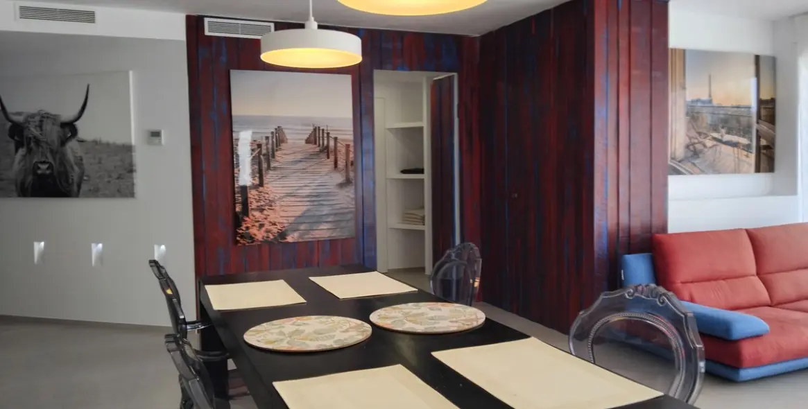 Sale of middle floor apartment in Puerto Banús 10