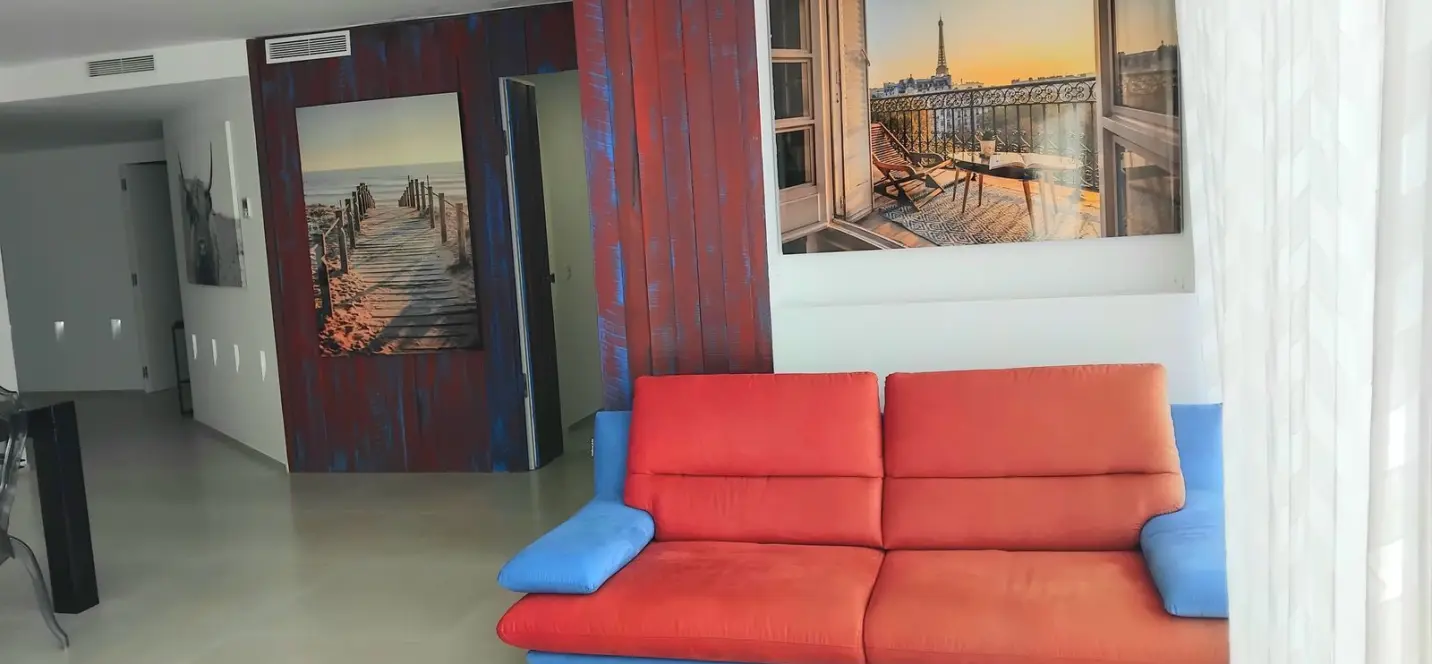 Venta de apartamento en planta media en Puerto Banús 1