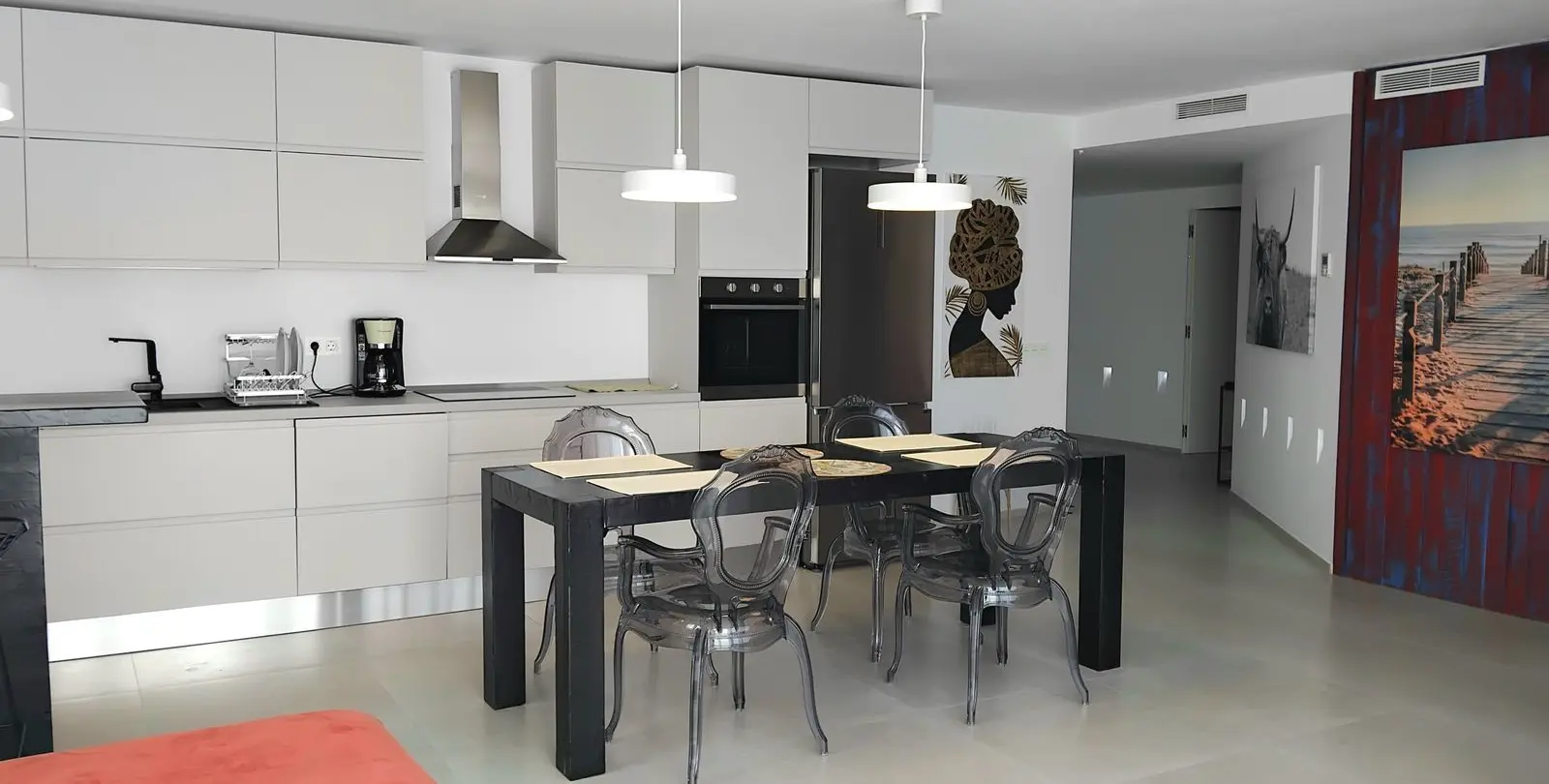 Sale of middle floor apartment in Puerto Banús 5