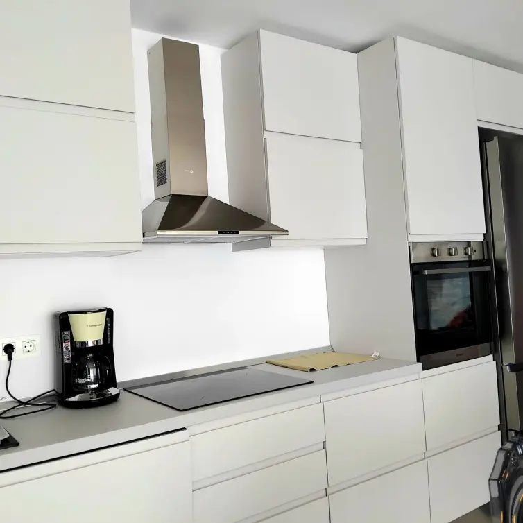 Venta de apartamento en planta media en Puerto Banús