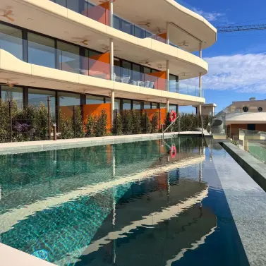 Sale of middle floor apartment in Fuengirola