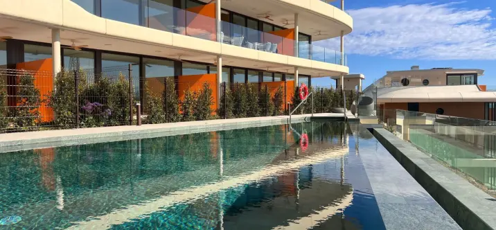 Sale of middle floor apartment in Fuengirola 0