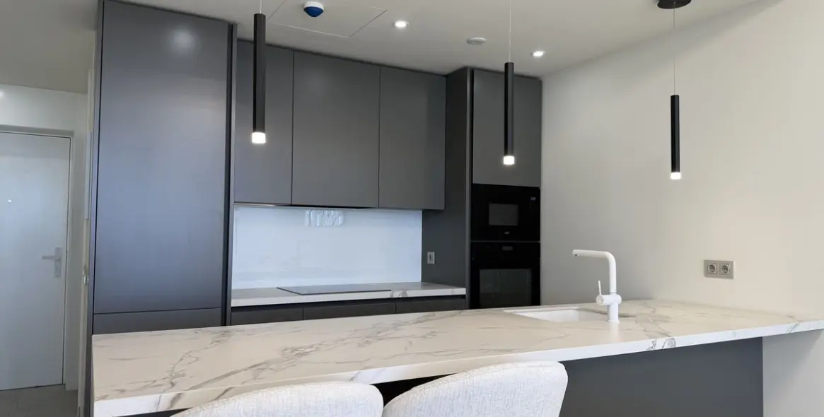 Sale of middle floor apartment in Fuengirola 3