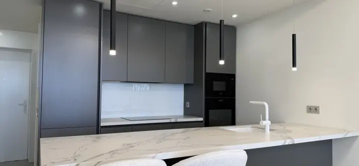 Sale of middle floor apartment in Fuengirola 2