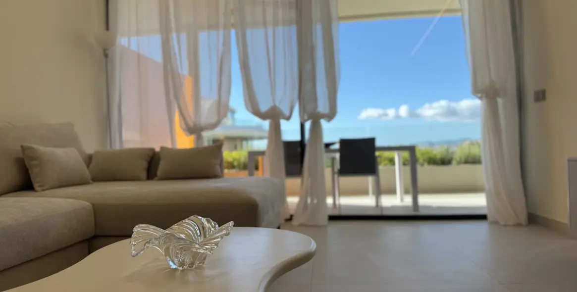 Sale of middle floor apartment in Fuengirola 7