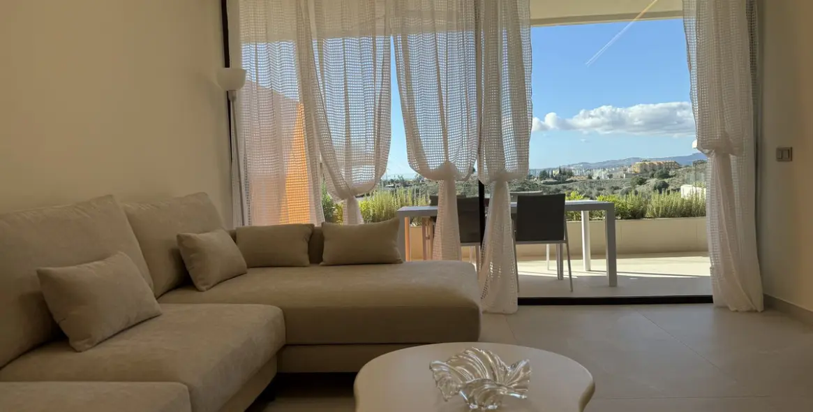 Sale of middle floor apartment in Fuengirola 8