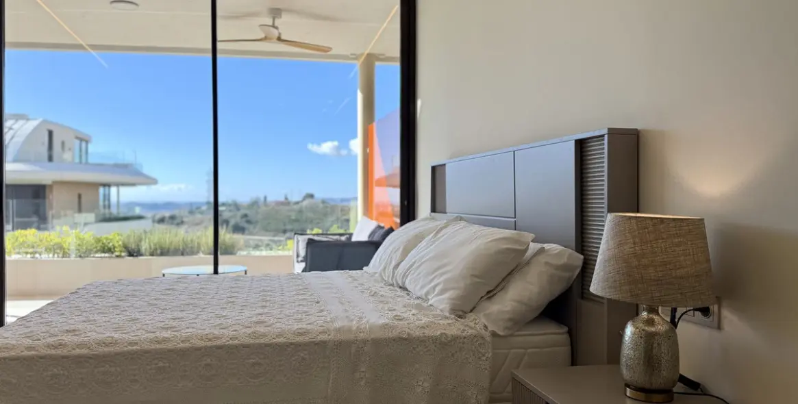 Sale of middle floor apartment in Fuengirola 9