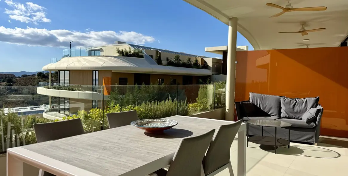 Sale of middle floor apartment in Fuengirola 16