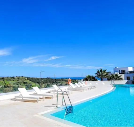 Sale of penthouse in Estepona