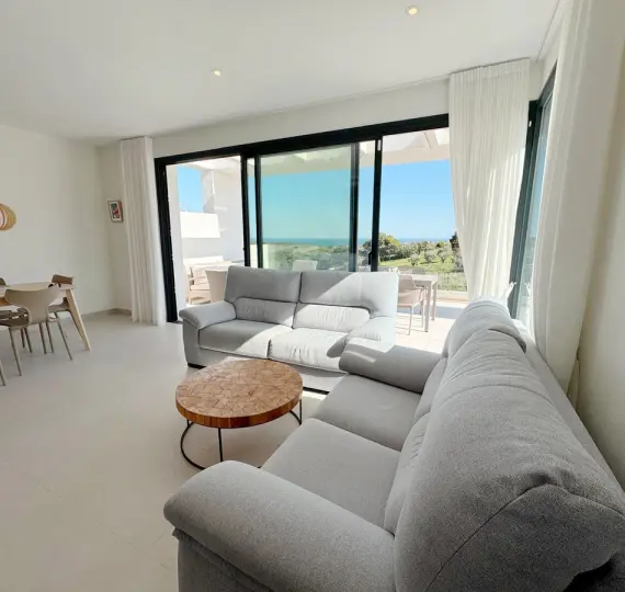 Sale of penthouse in Estepona