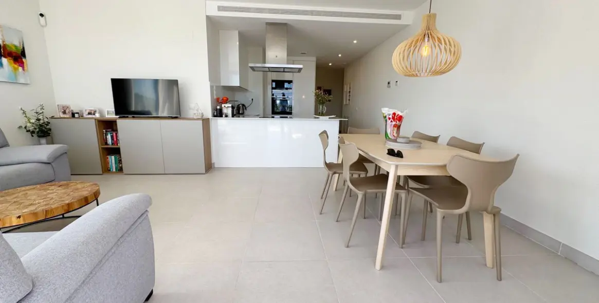 Sale of penthouse in Estepona 10