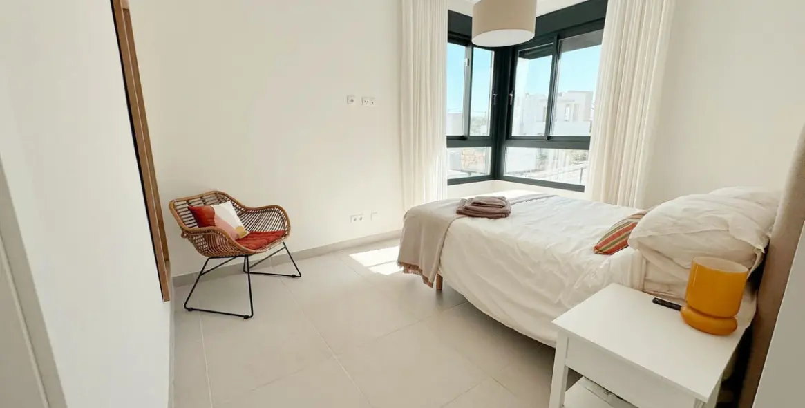 Sale of penthouse in Estepona 16