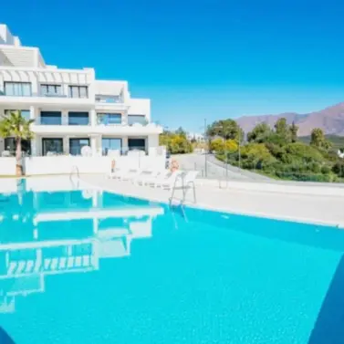 Sale of penthouse in Estepona