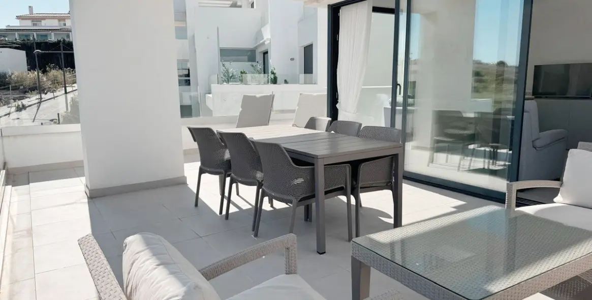 Sale of penthouse in Estepona 23