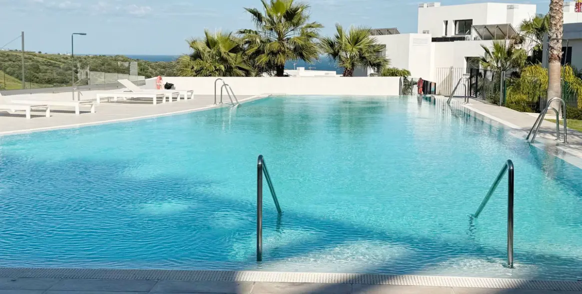 Sale of penthouse in Estepona 27