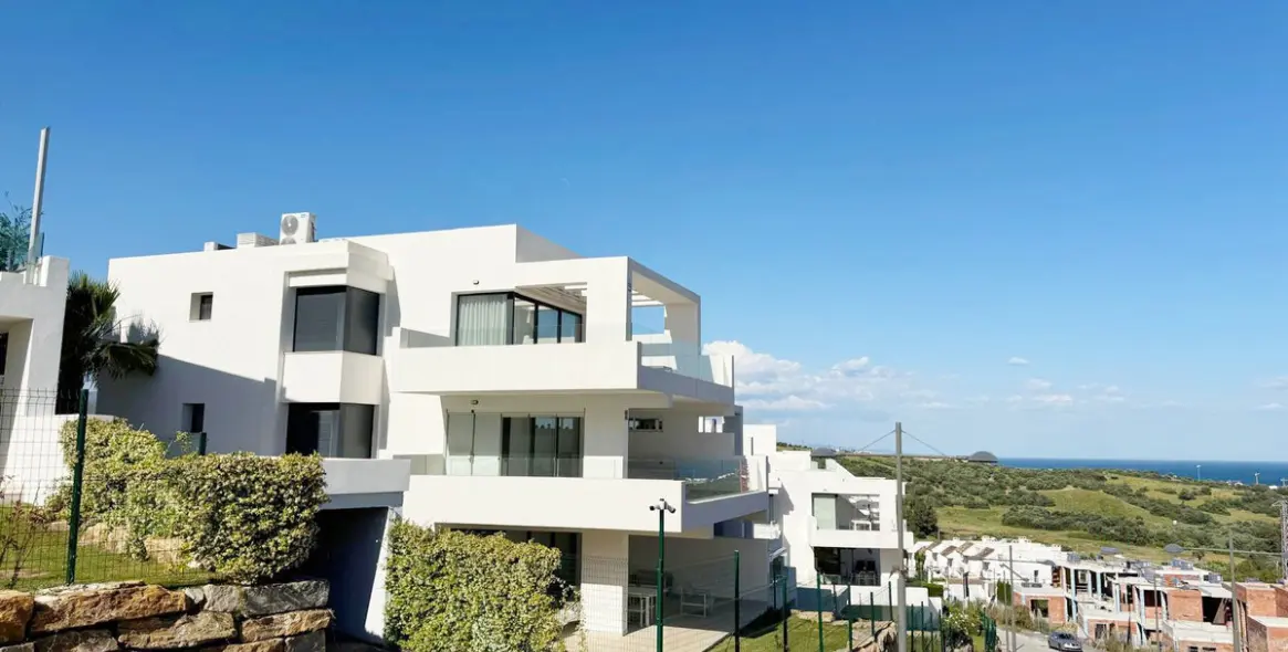 Sale of penthouse in Estepona 33