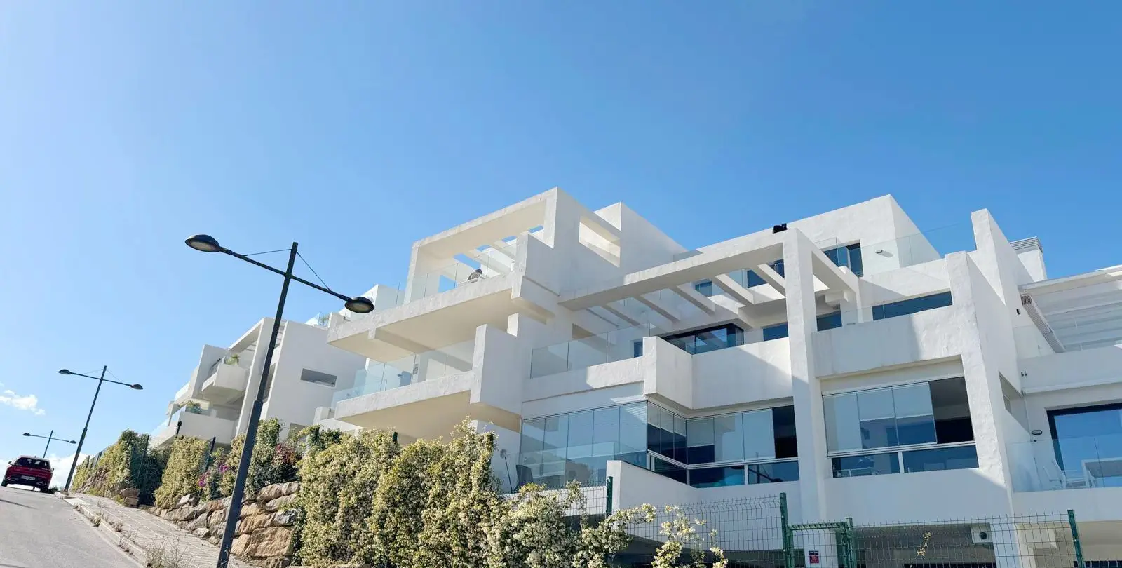 Sale of penthouse in Estepona 34