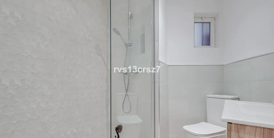 Sale of middle floor apartment in Marbella 11