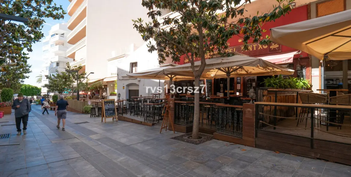 Sale of middle floor apartment in Marbella 16