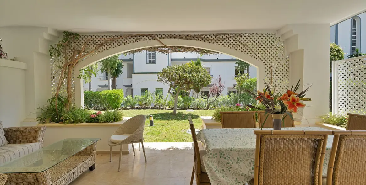 Venta de apartamento en planta baja en New Golden Mile 3