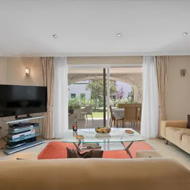 Venta de apartamento en planta baja en New Golden Mile