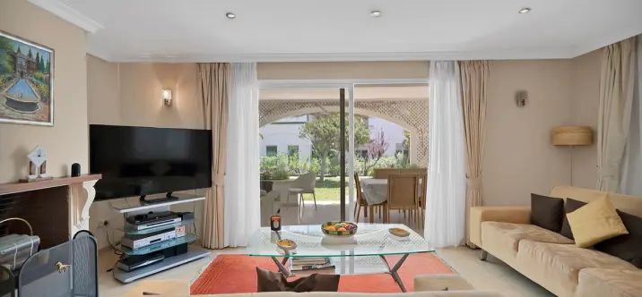 Venta de apartamento en planta baja en New Golden Mile 3