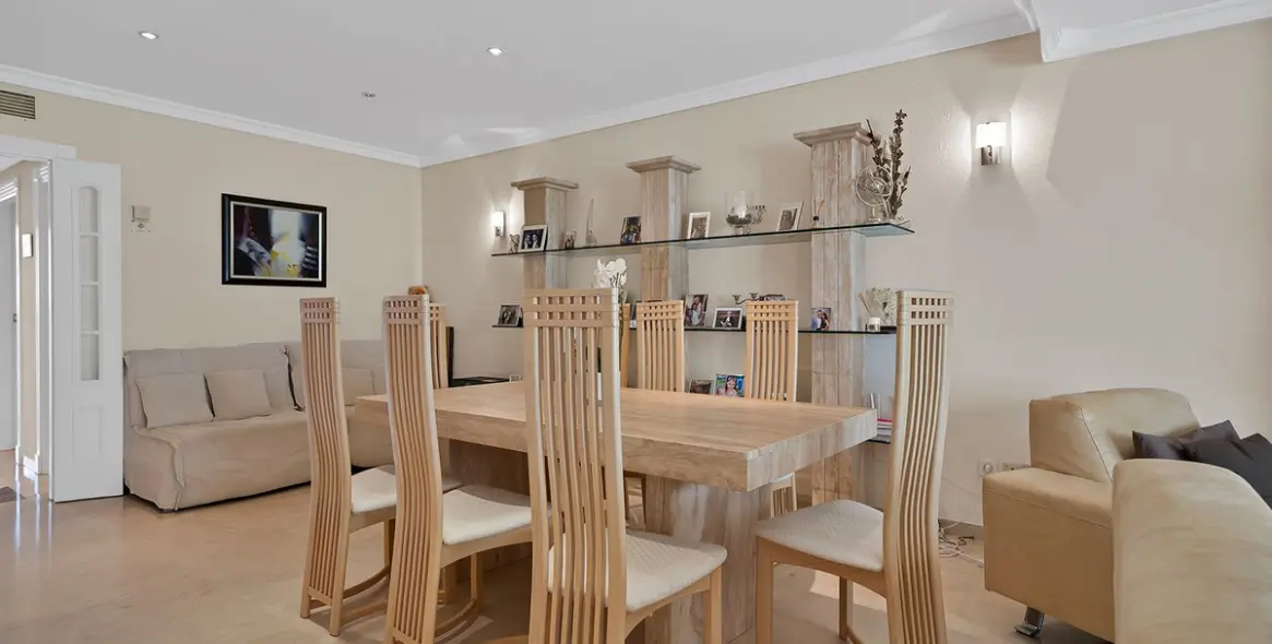 Venta de apartamento en planta baja en New Golden Mile 5