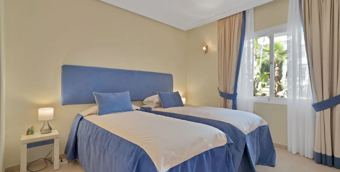 Продажа апартаментов на первом этаже в New Golden Mile 24