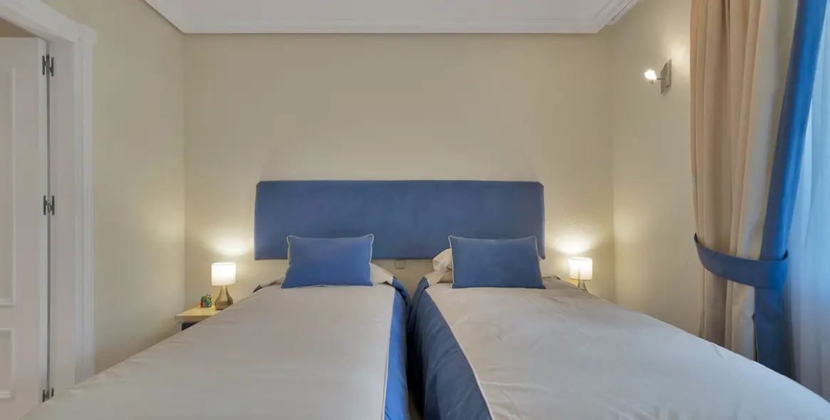 Продажа апартаментов на первом этаже в New Golden Mile 25