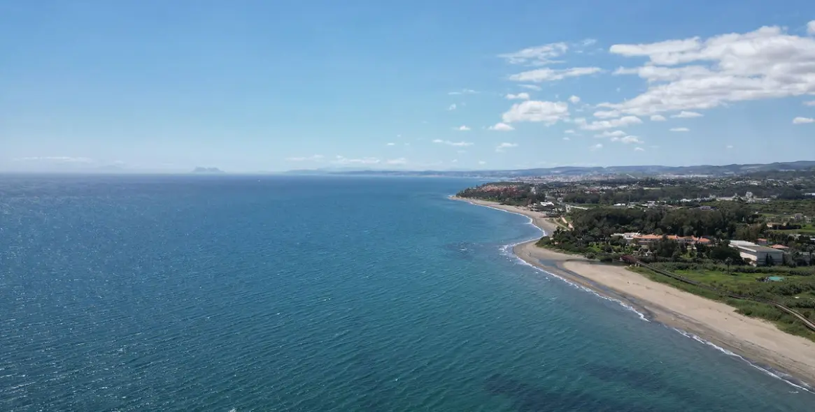 Продажа апартаментов на первом этаже в New Golden Mile 43