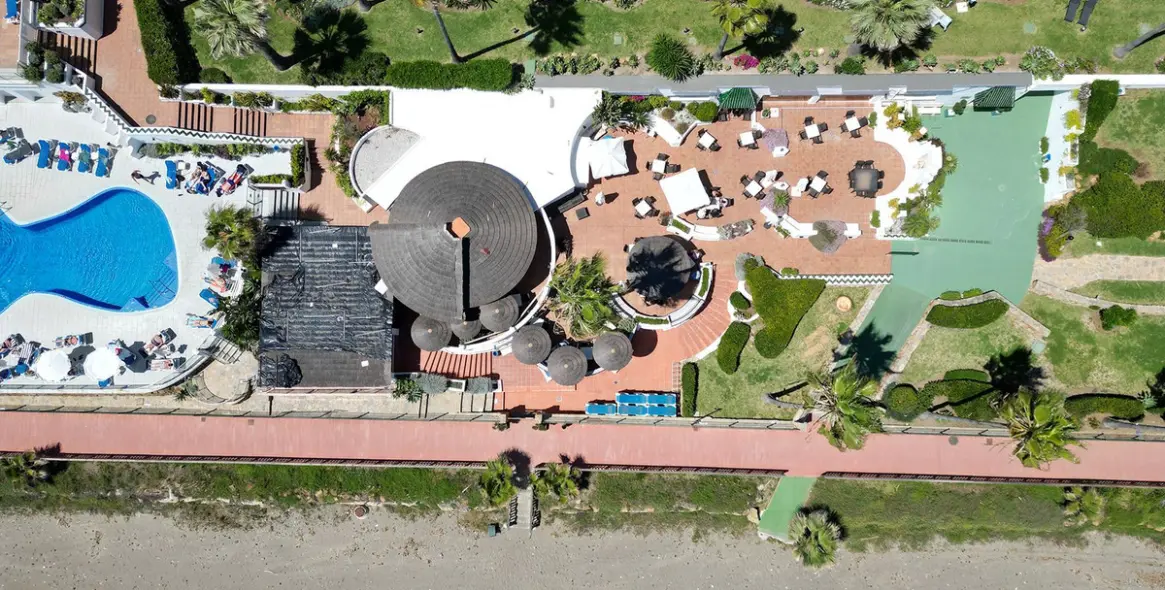 Продажа апартаментов на первом этаже в New Golden Mile 48