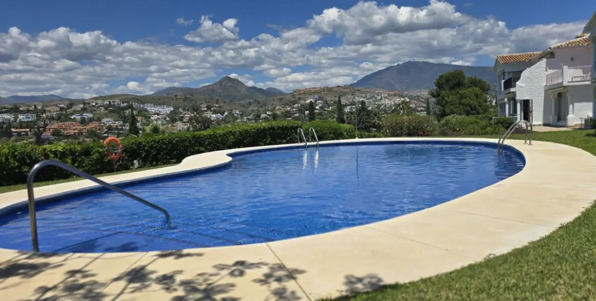Sale of duplex in El Paraiso 5