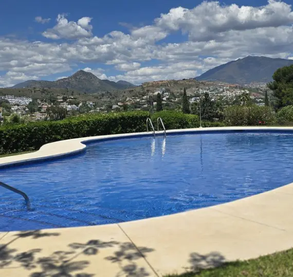 Sale of duplex in El Paraiso