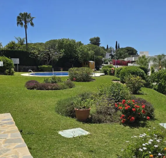 Sale of duplex in El Paraiso