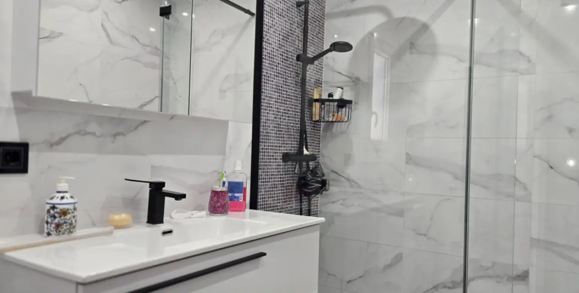 Sale of duplex in El Paraiso 9