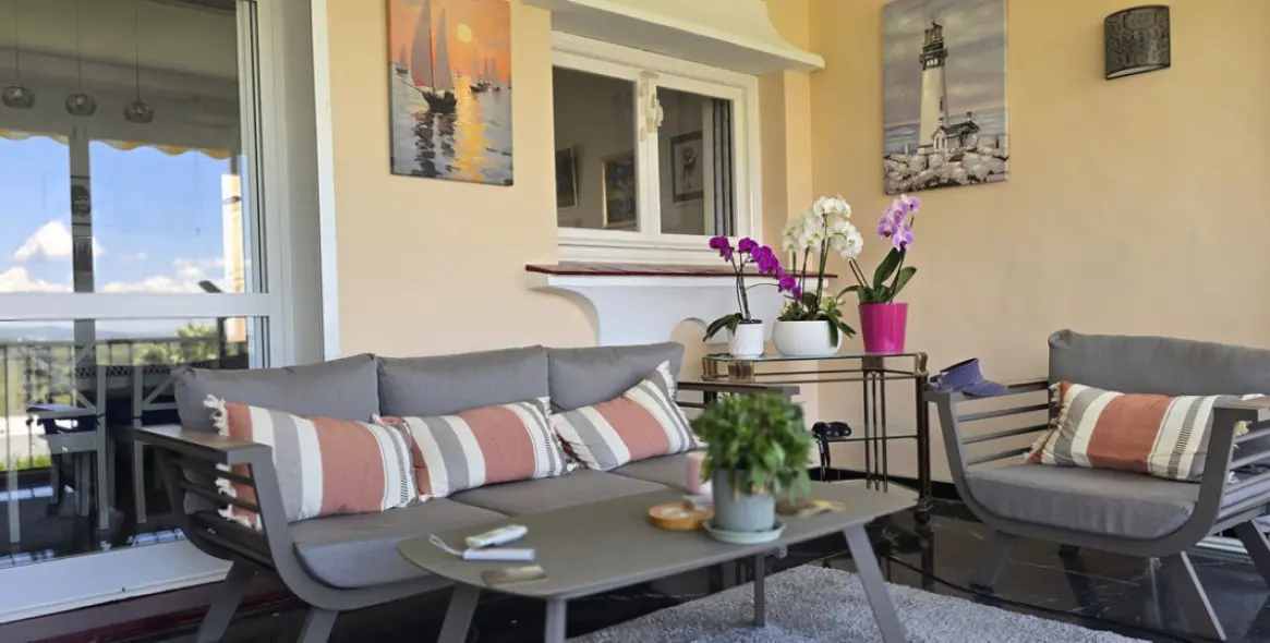 Sale of duplex in El Paraiso 13