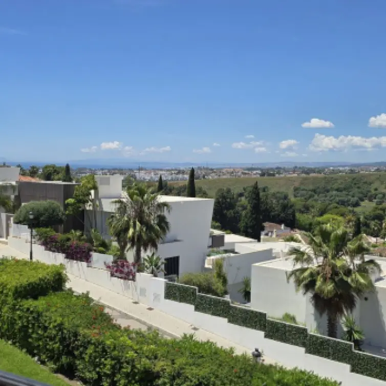 Sale of duplex in El Paraiso