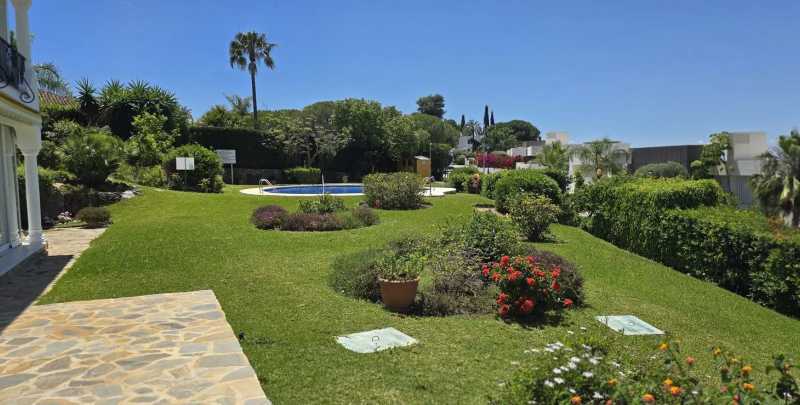 Sale of duplex in El Paraiso 6